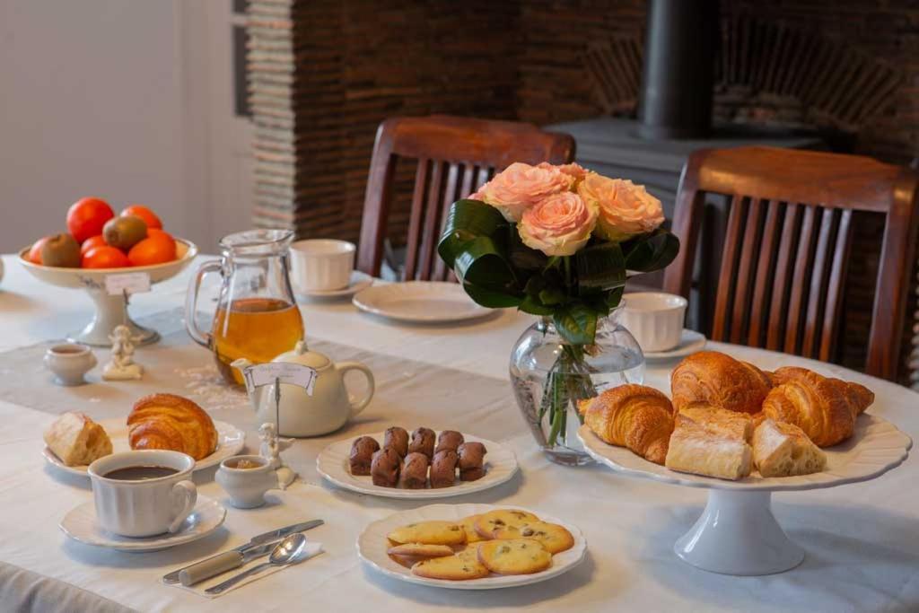 Couette & Confitures Bed & Breakfast Nojeon-en-Vexin Exterior foto